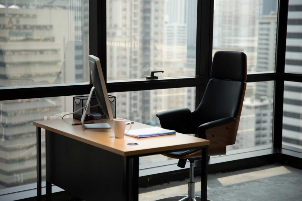 in de hoogte verstelbaar bureau